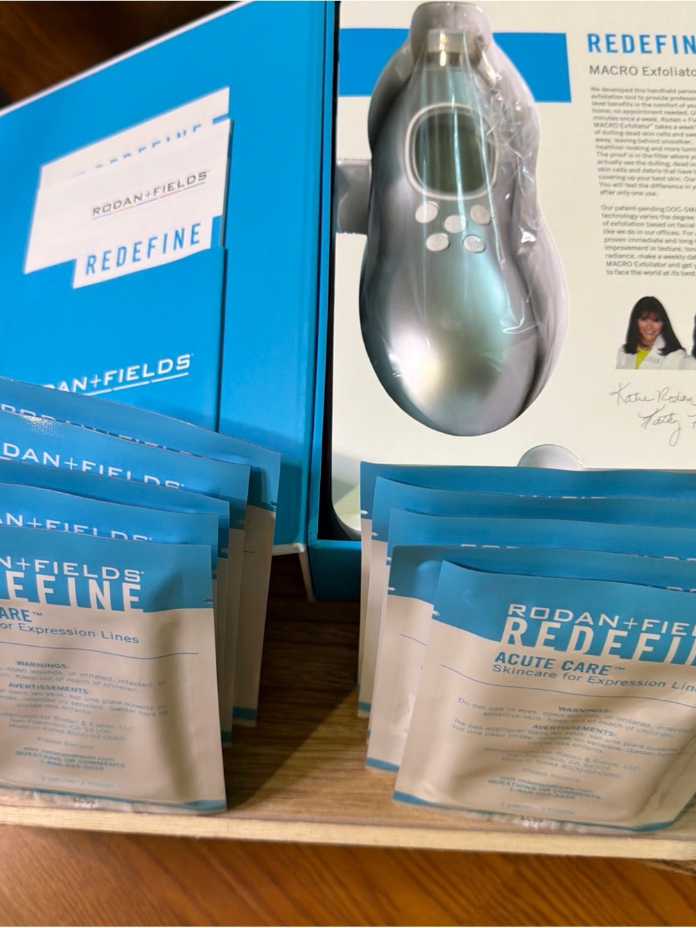 Rodan + Fields REDEFINE MACRO EXFOLIATOR & 10 Pack ACUTE CARE (New)
